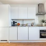 Bnbnook - Modern 1Br With Balcony In The Heart Of London West End