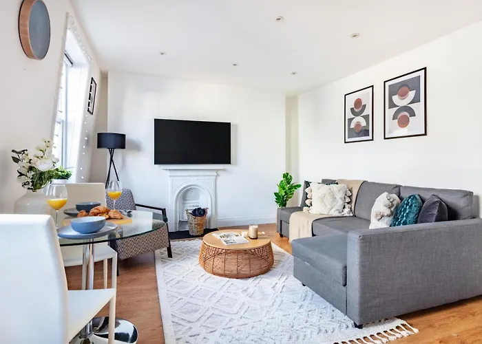 Bnbnook - Modern 1Br With Balcony In The Heart Of London West End
