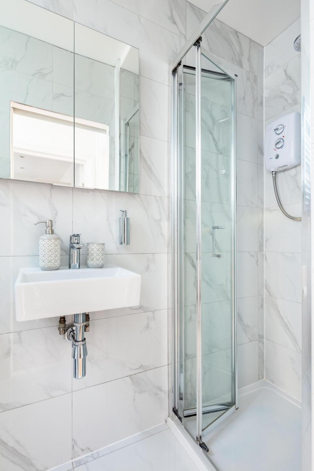 Bnbnook - Modern 1br With Balcony In The Heart Of West End Apartamento Londres