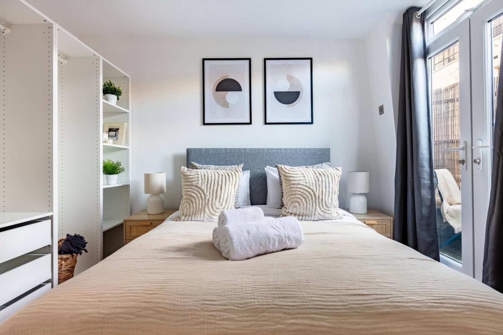 Bnbnook - Modern 1br With Balcony In The Heart Of West End Appartement
