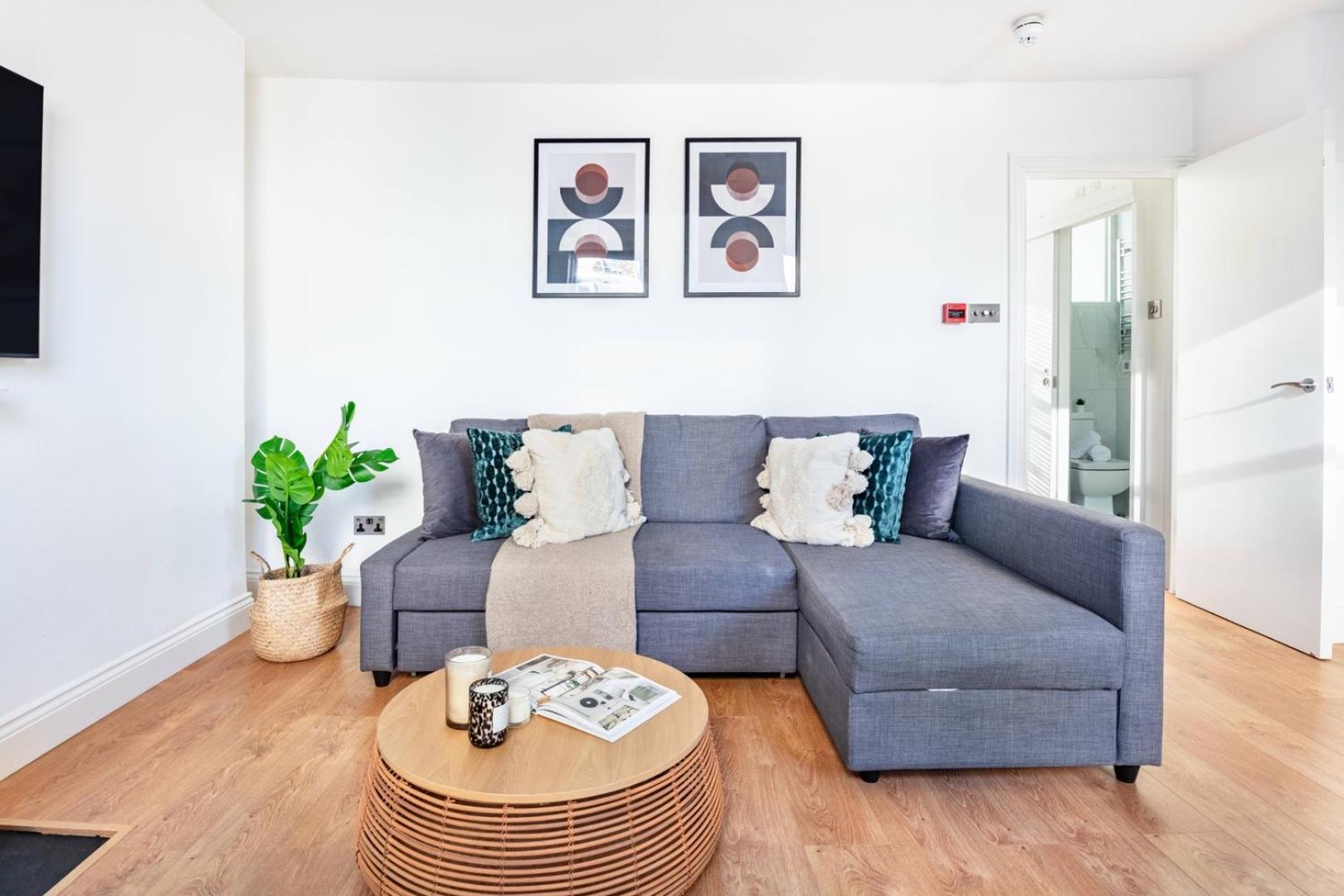 Apartamento Bnbnook - Modern 1br With Balcony In The Heart Of West End Londres